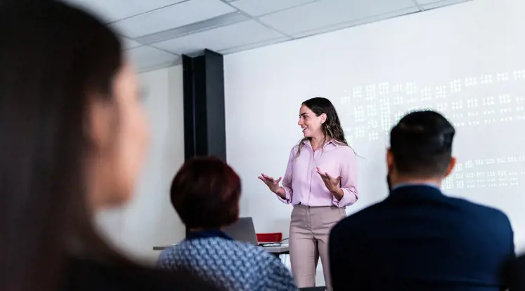 Service Training Istock 1672502369